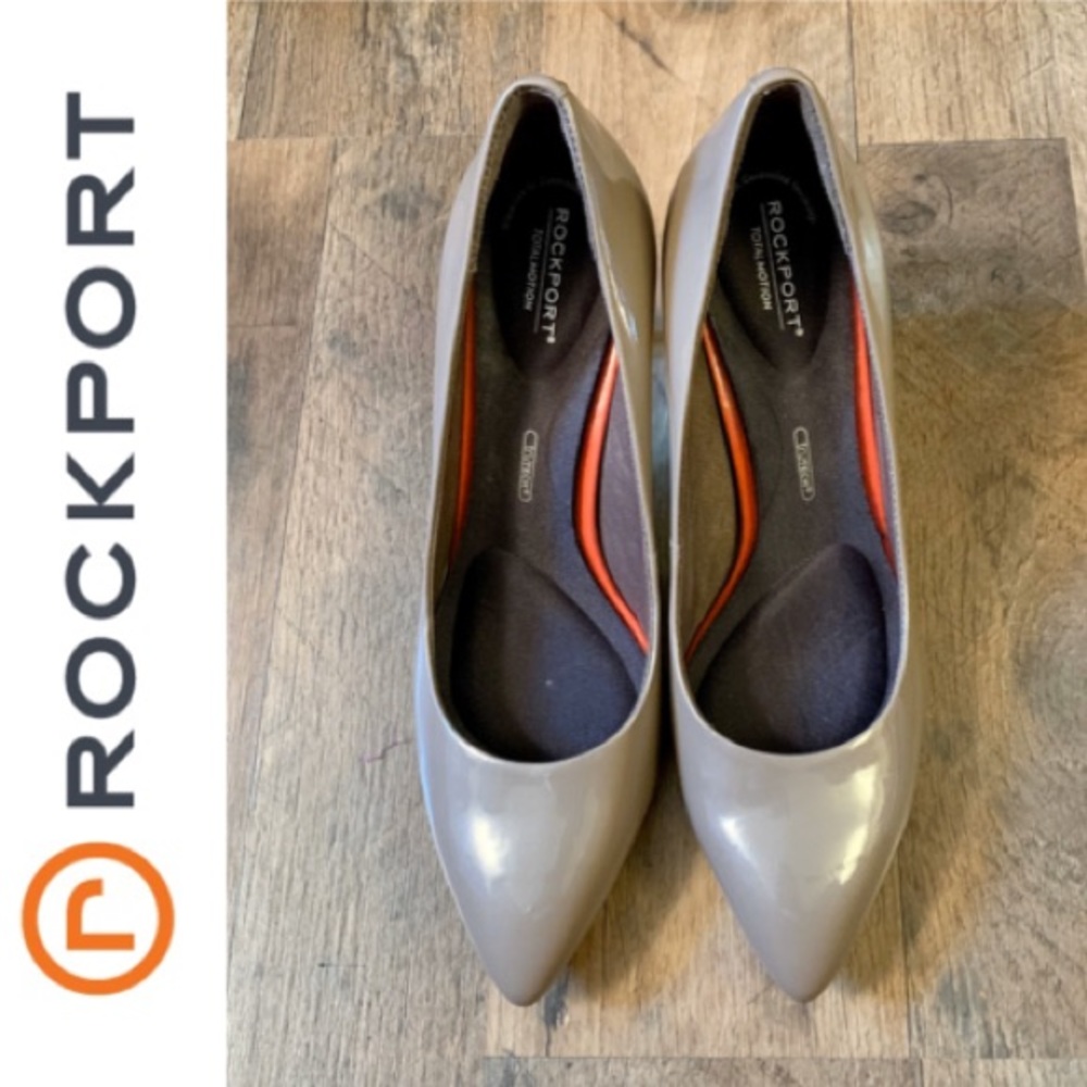 Rockport Total Motion Pointed Toe Pump Size 7